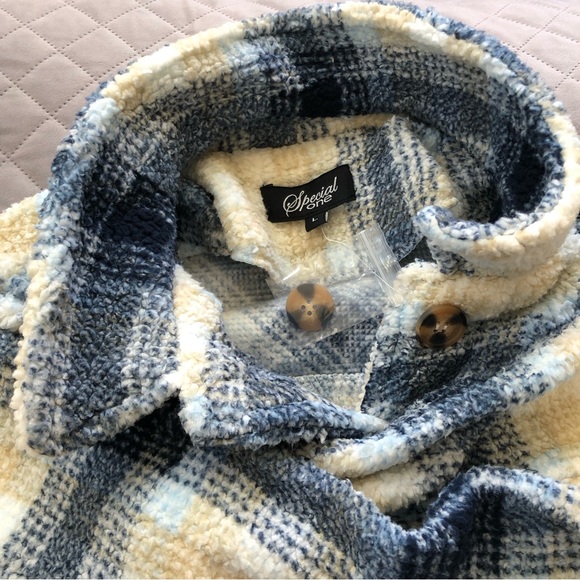 NWOT Soft plaid oversize sherpa shacket w/pockets LARGE - Picture 9 of 9